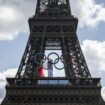 Paris 2024 : Anne Hidalgo propose que les anneaux olympiques restent sur la tour Eiffel au moins jusqu'en 2028