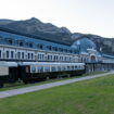 On la surnomme "le Titanic des Pyrénées", cette gare monumentale est devenue un incroyable palace 5 étoiles