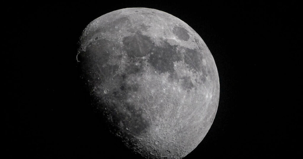 Des volcans auraient été actifs sur la Lune jusqu’à l’ère des dinosaures