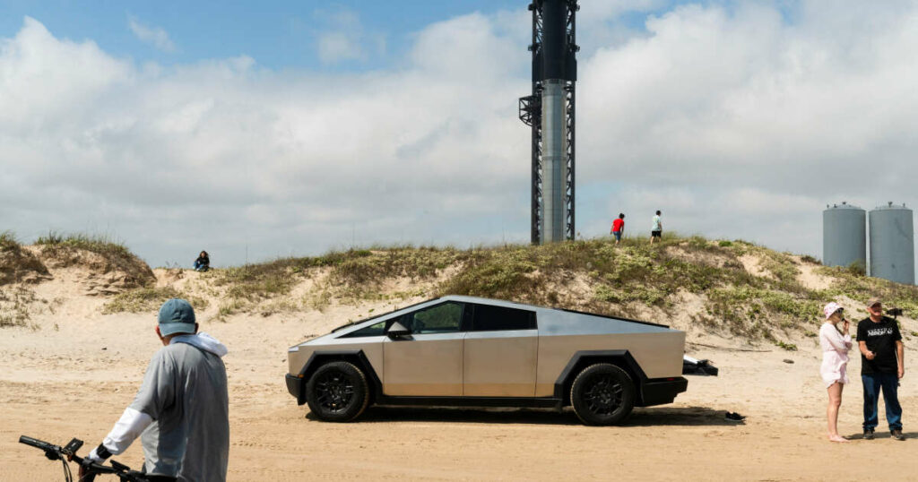 Mi-char d’assaut, mi-voiture du futur, le Cybertruck de Tesla déchaîne les passions