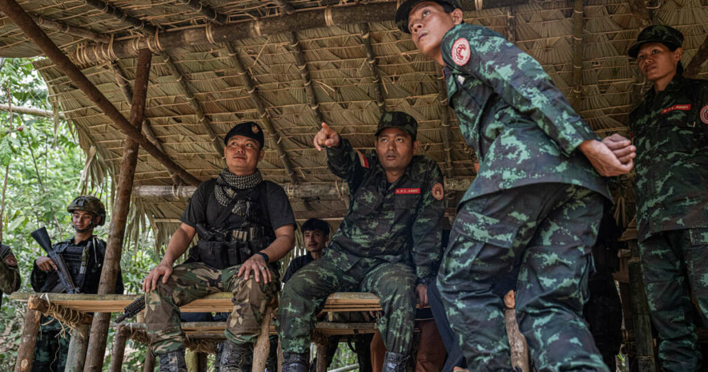 Dans la guerre de résistance contre la junte birmane, les poètes montent en première ligne