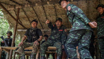 Dans la guerre de résistance contre la junte birmane, les poètes montent en première ligne