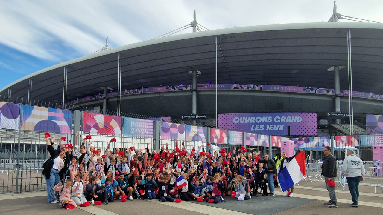 Des écoliers lyonnais au Stade de France : les Jeux paralympiques "expliqués" par les enfants