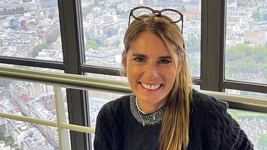 Alexia Vettier, de Magnicty, depuis la terrasse panoramique de la tour Montparnasse : "À 200m de hauteur, on a comme une grande maquette de Paris sous les yeux"