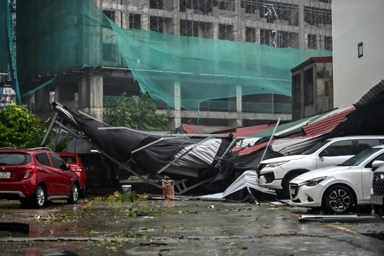 "C'était effrayant": Le super typhon dévastateur Yagi fait au moins trois morts au Vietnam