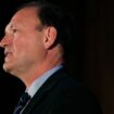 US-Supreme-Court-Richter Samuel Alito meldete in seinen Finanzunterlagen Konzertkarten im Wert von 900 Dollar als Geschenk von G