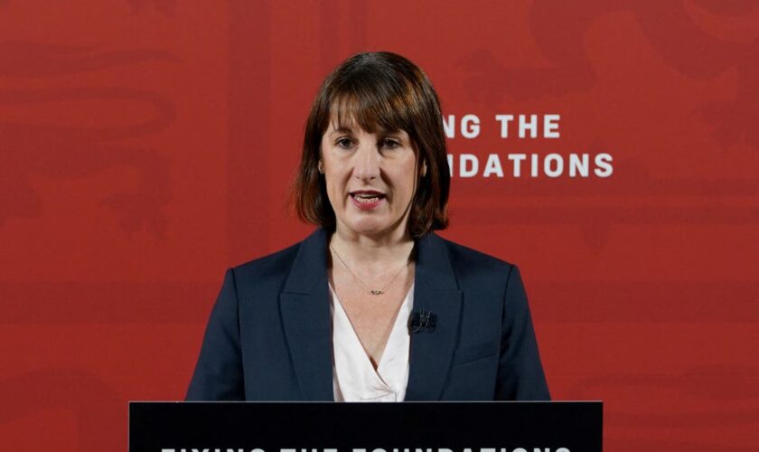 Rachel Reeves’ winter fuel payment cut will put pensioners in hospital, Labour MPs fear