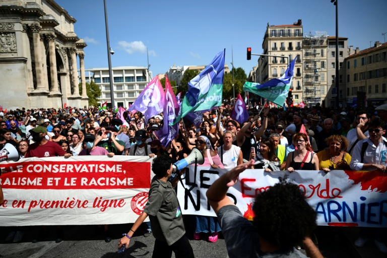 Metz, Nancy, Strasbourg: "Résistance", "destitution": la gauche défile contre Macron