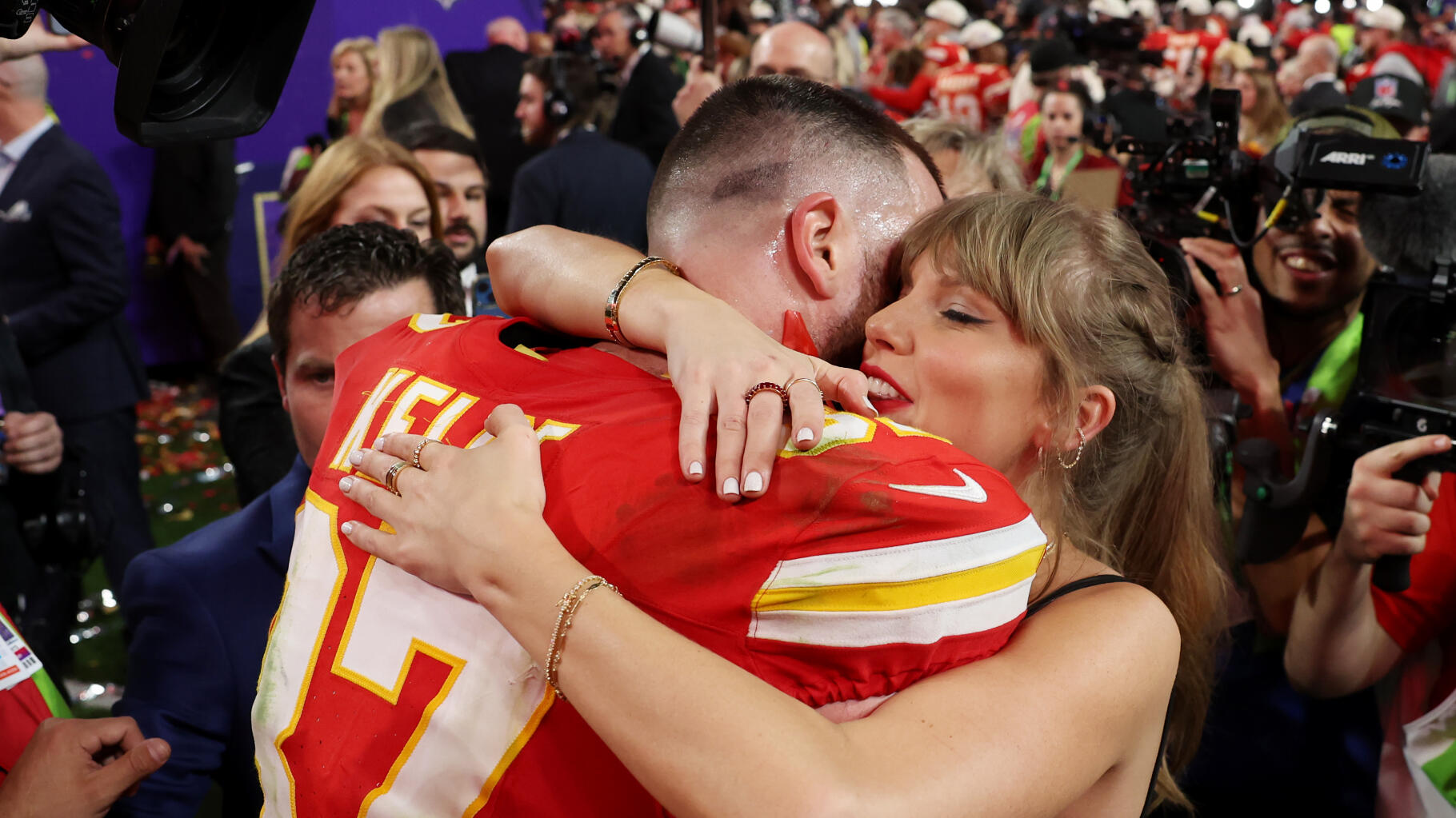 Taylor Swift et Travis Kelce ont déjà inspiré un téléfilm de Noël sur leur histoire d’amour