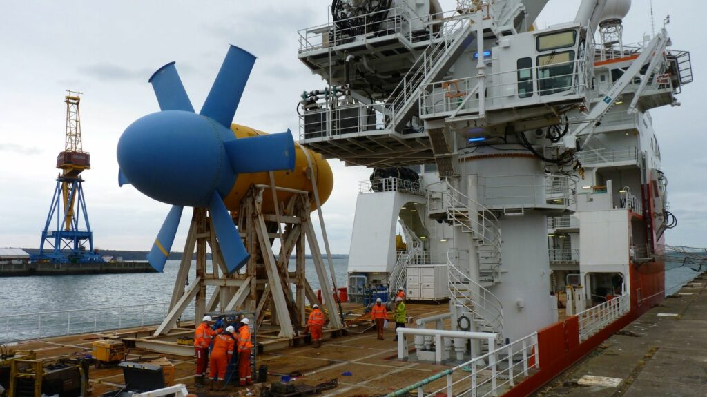 REPORTAGE. "Que l'État s'engage clairement" : au large de la Manche, les deux projets d'hydroliennes sur pause depuis la dissolution