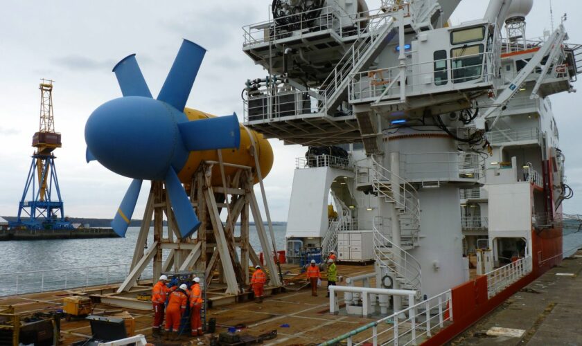 REPORTAGE. "Que l'État s'engage clairement" : au large de la Manche, les deux projets d'hydroliennes sur pause depuis la dissolution