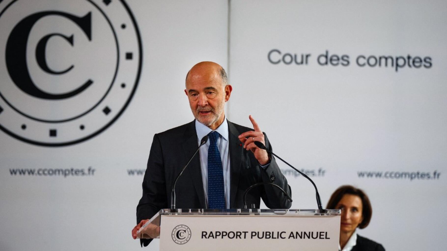 Augmenter les impôts ? Ça ne doit « pas être tabou » dit Moscovici avant l’épreuve du budget