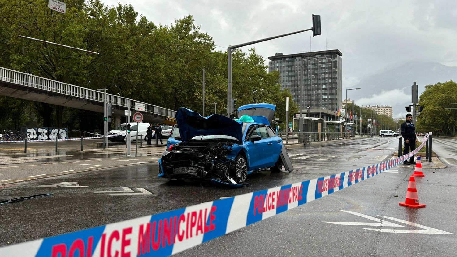 Ce que l'on sait de la mort d'un agent municipal, tué par balle à Grenoble après un accident de la route