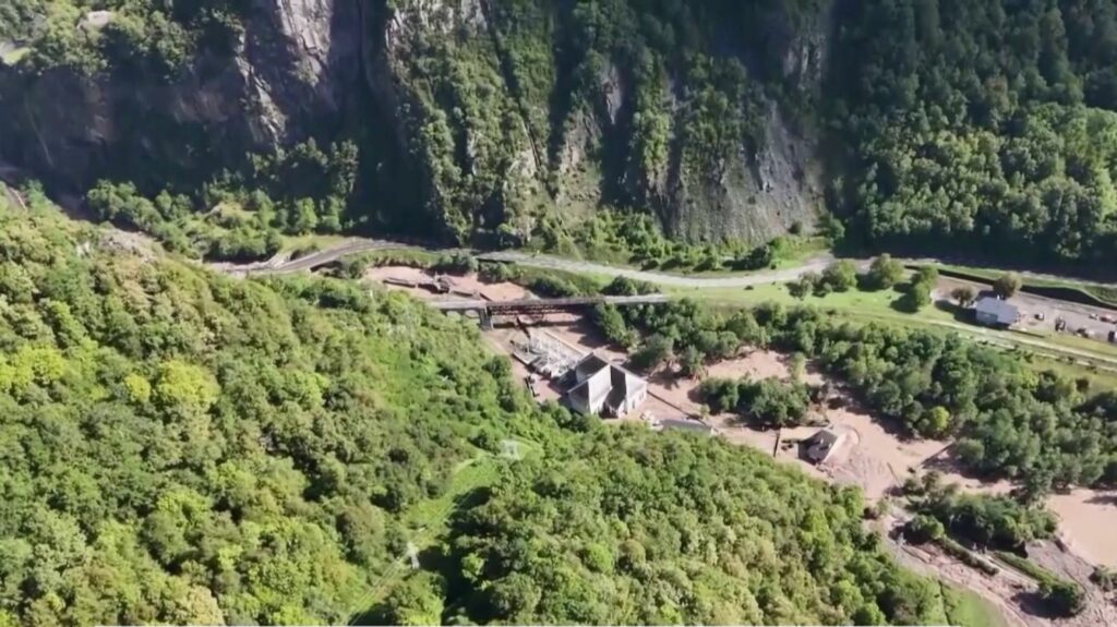 Intempéries : au cœur d'un village dévasté de la vallée d'Aspe