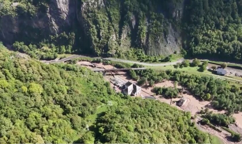 Intempéries : au cœur d'un village dévasté de la vallée d'Aspe