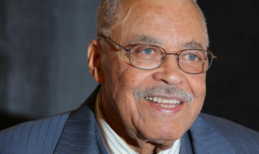 James Earl Jones, voix originale de Dark Vador et de Mufasa, est mort à l'âge de 93 ans