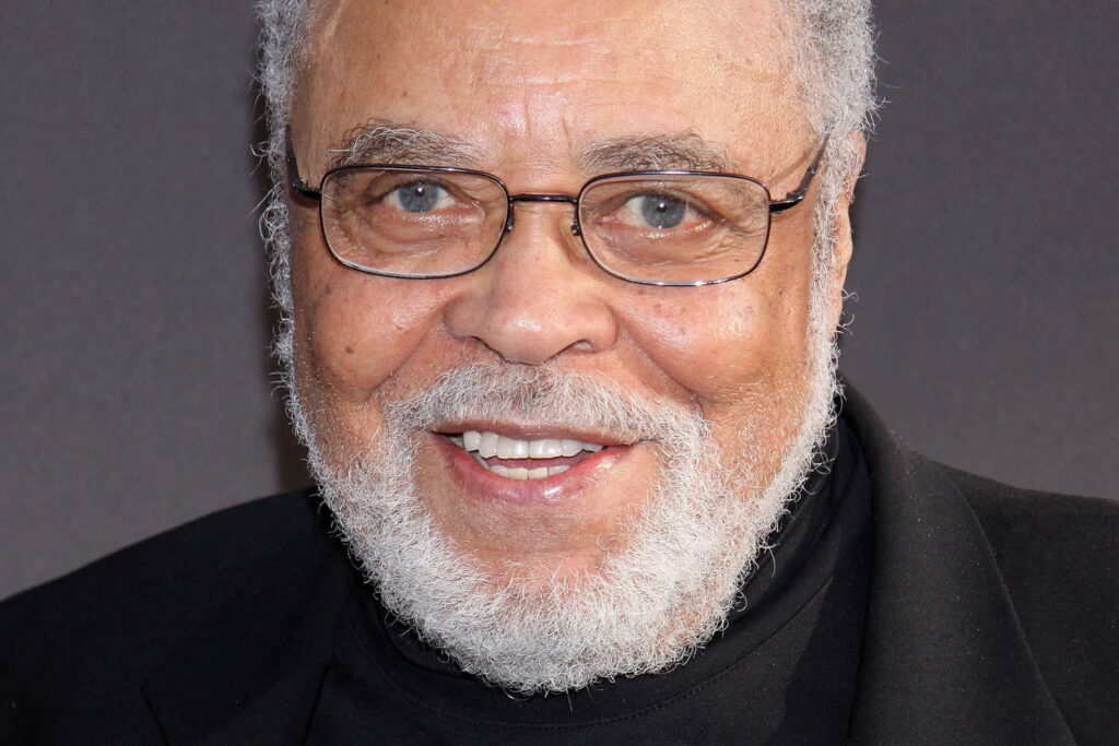 Mort de James Earl Jones : une voix mythique du cinéma s'est éteinte à 93 ans