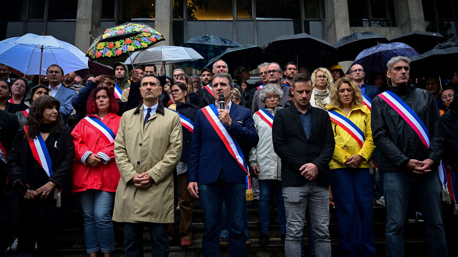 "Il vient travailler un dimanche et se fait tirer dessus gratuitement" : à Grenoble, un hommage dans la colère à l'agent municipal Lilian Dejean