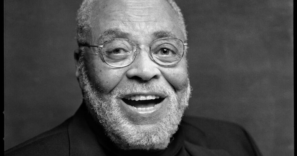 «Star Wars» : James Earl Jones, la voix de Dark Vador, est mort à 93 ans