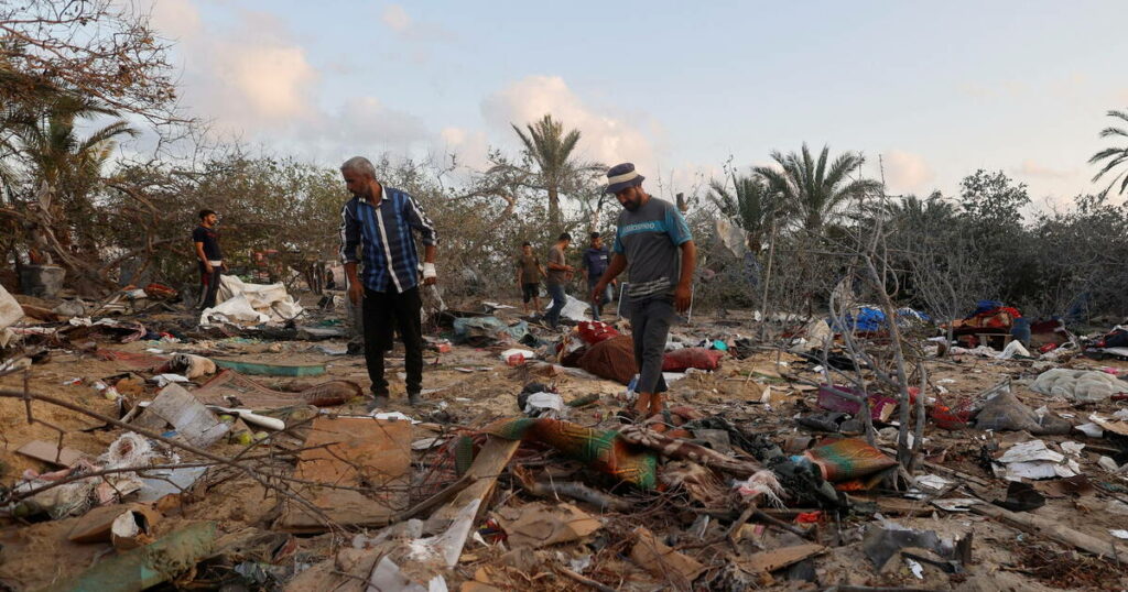 Gaza : 40 personnes tuées dans une attaque sur zone humanitaire, selon la Défense civile