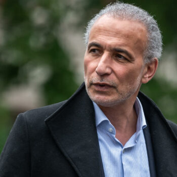 Tariq Ramadan condamné en appel à 3 ans de prison, dont un ferme, pour viol en Suisse