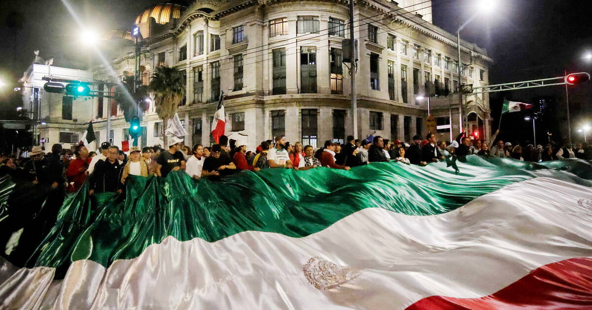 Mexique : après avoir été envahi par des manifestants, le Sénat approuve la réforme judiciaire controversée