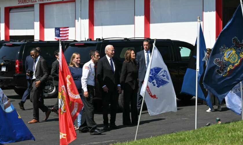 Présidentielle américaine 2024 : Joe Biden pose avec une casquette Donald Trump, un cliché instrumentalisé par l'équipe républicaine