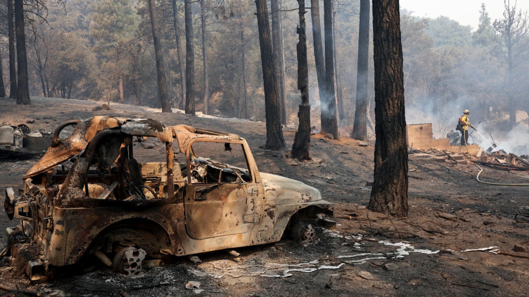 Mégafeux à Los Angeles : évacuation massive en Californie à cause de trois incendies incontrôlables depuis 24 heures