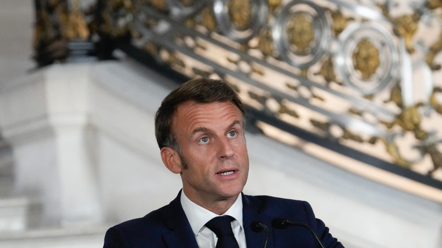 Emmanuel Macron appelle à « toujours prendre en compte » le vote des Français, la gauche s’étouffe