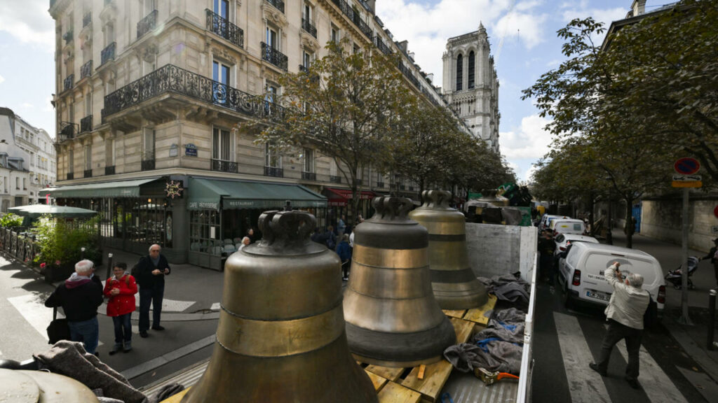 Notre-Dame de Paris retrouve huit cloches à trois mois de sa réouverture