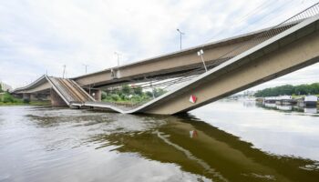 Nicht mehr zur retten: der eingestürzte Teil der Carolabrücke in Dresden