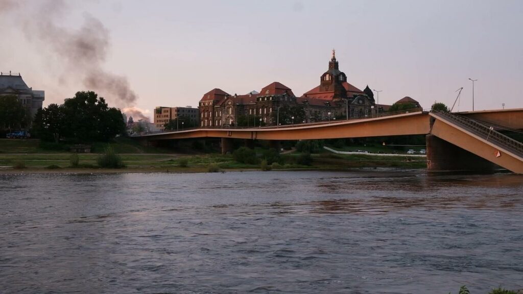 Eingestürzte Brücke: Teilabriss der Carolabrücke in Dresden beginnt