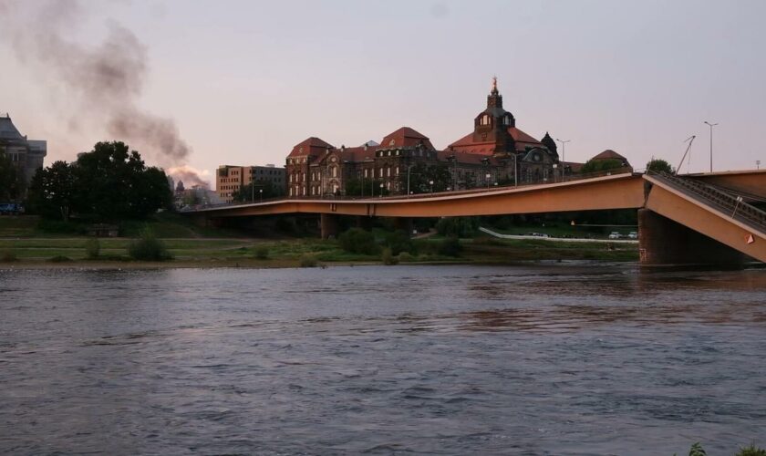 Eingestürzte Brücke: Teilabriss der Carolabrücke in Dresden beginnt