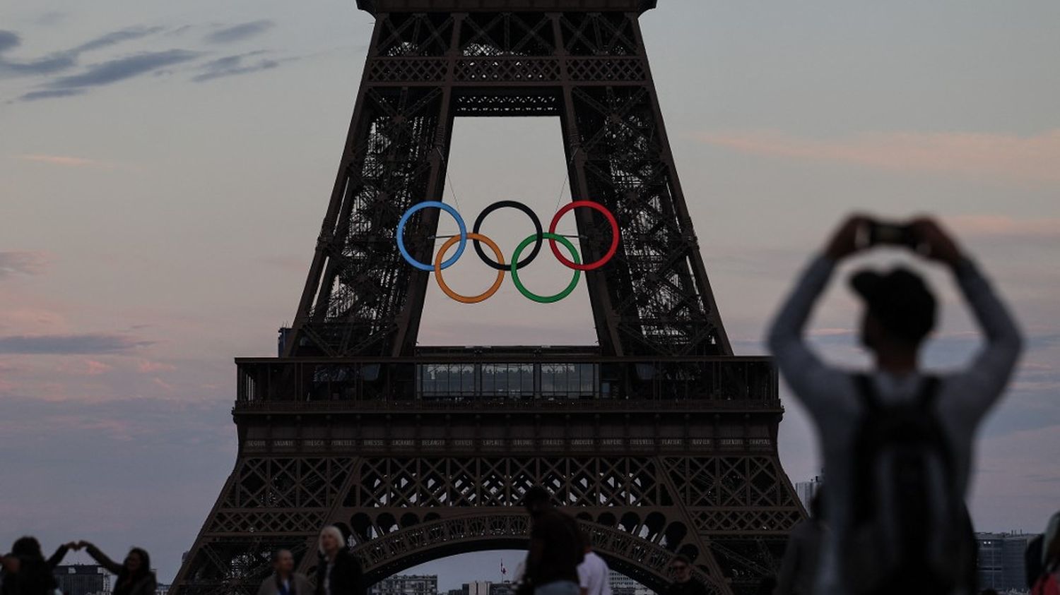 Paris 2024 : l'hymne "Parade", morceau phare des Jeux olympiques et paralympiques, est sorti sur les plateformes de streaming