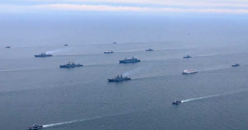 Plus de 400 navires russes et chinois en mer du Japon pour un exercice militaire géant