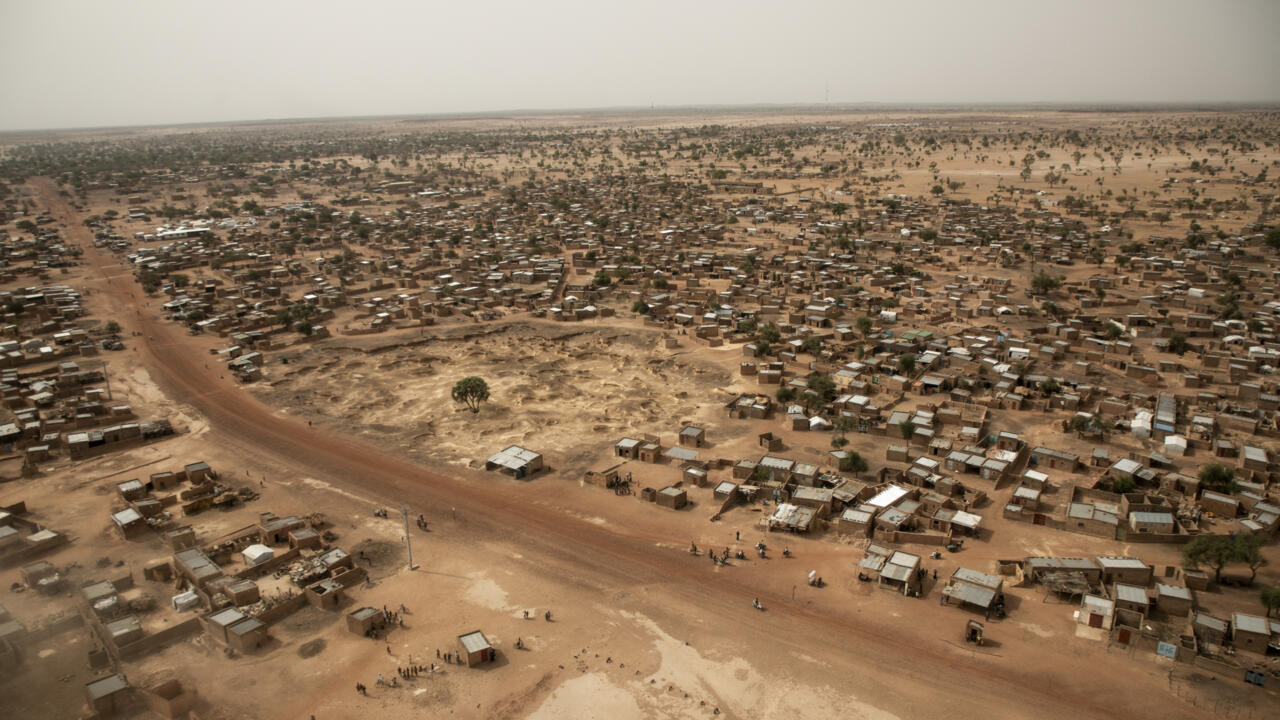 Massacre de Barsalogho au Burkina : des proches de victimes fustigent le "mépris" du capitaine Traoré