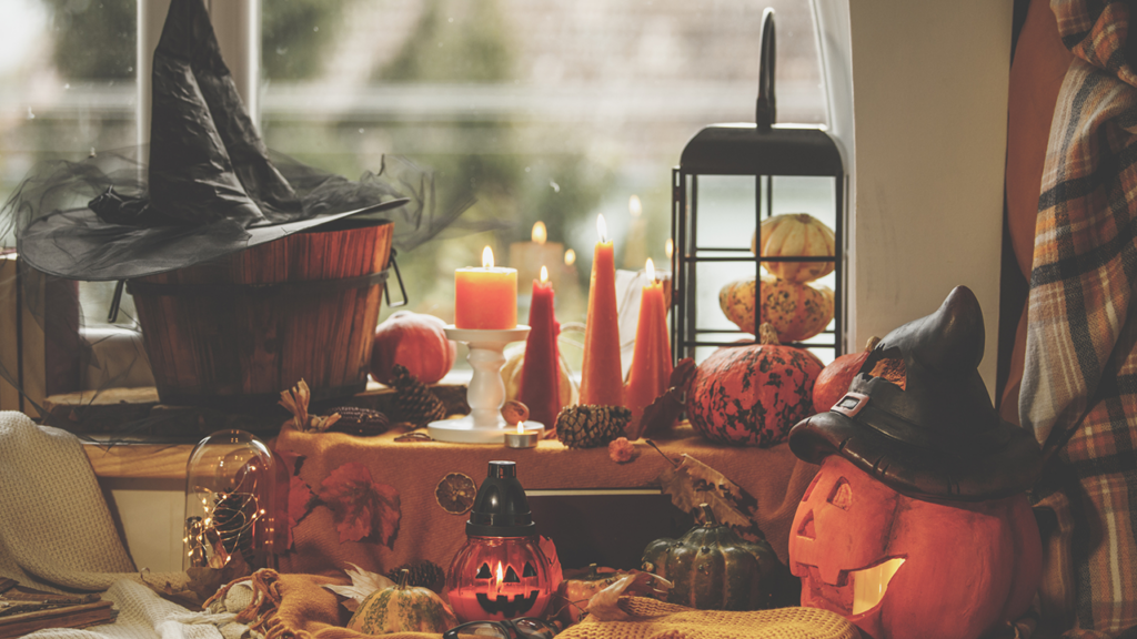 10 pieces to decorate your living space for Halloween