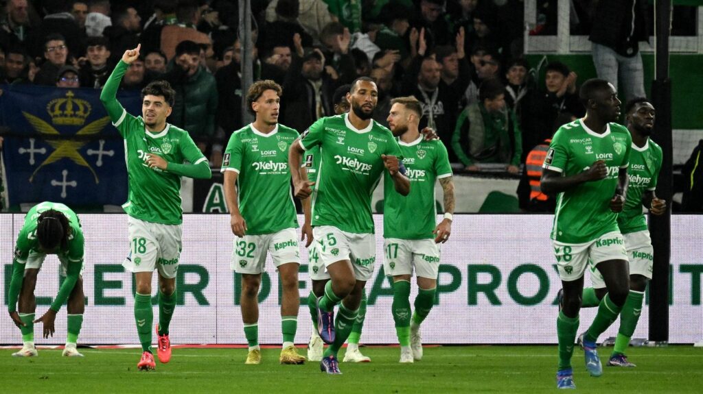 Ligue 1 : Saint-Etienne décroche, au courage, sa première victoire de la saison contre Lille