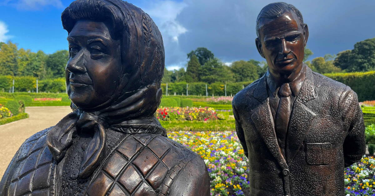 «Mrs. Doubtfire» : en Irlande du Nord, une nouvelle statue en hommage à la reine Elizabeth II vivement critiquée