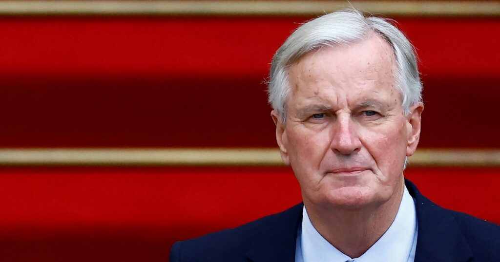 Le nouveau premier ministre Michel Barnier à Matignon pour la passation de pouvoir, le 5 septembre 2024 à Paris