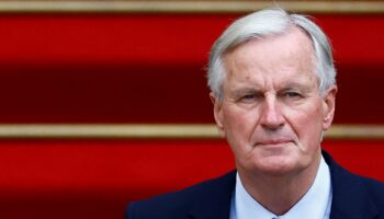 Le nouveau premier ministre Michel Barnier à Matignon pour la passation de pouvoir, le 5 septembre 2024 à Paris