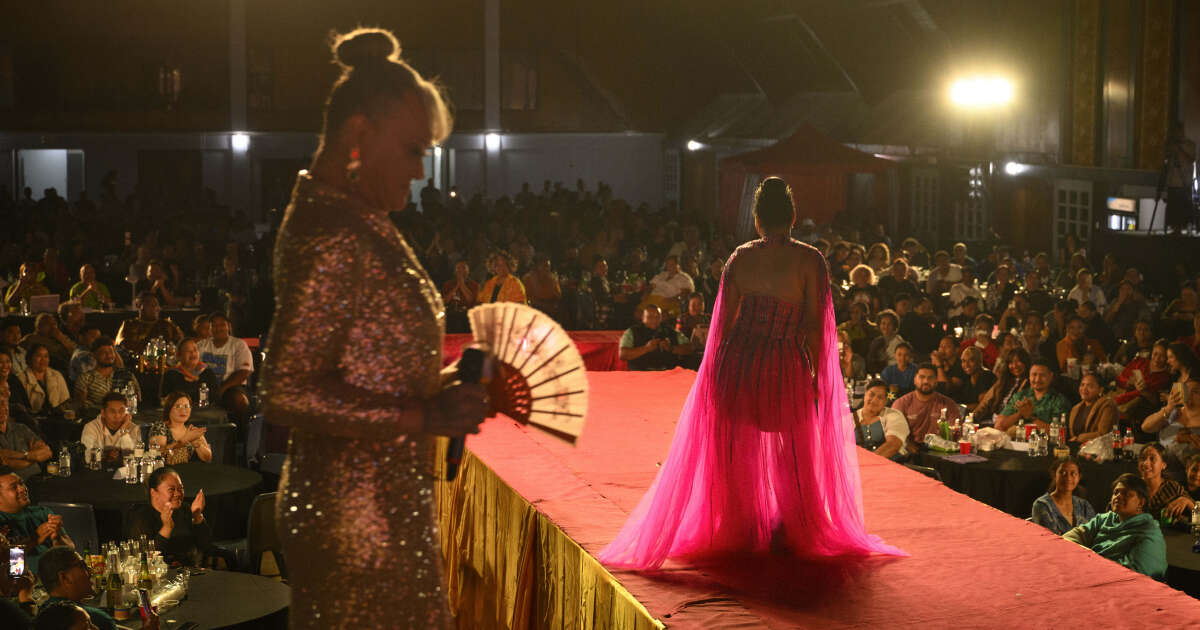 Aux Tonga, le concours Miss Galaxy rend grâce aux transgenres