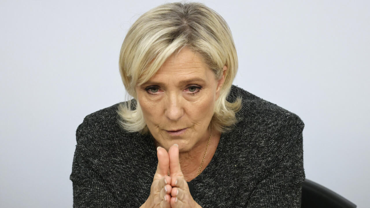 Marine Le Pen appelle à une nouvelle dissolution de l'Assemblée nationale en 2025