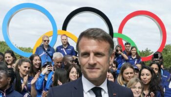 Avec la « Grande parade », Macron ferme définitivement sa parenthèse enchantée des Jeux olympiques