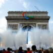 EN DIRECT - JO de Paris 2024 : la parade des champions sur les Champs-Elysées est lancée, un dernier au revoir olympique