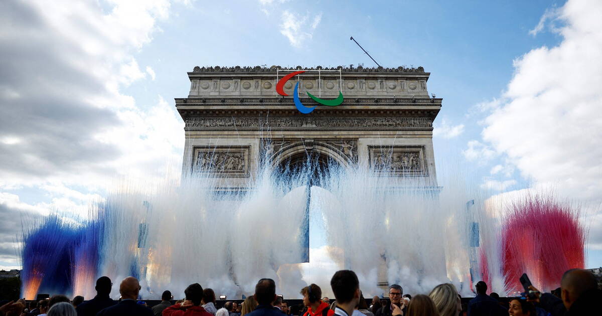 EN DIRECT - JO de Paris 2024 : la parade des champions sur les Champs-Elysées est lancée, un dernier au revoir olympique