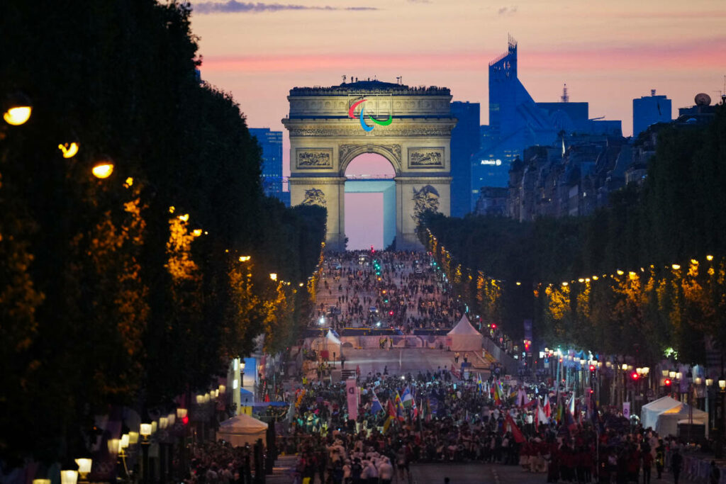 Parade des champions sur les Champs-Elysées ce samedi : à quoi va ressembler le défilé des athlètes ?