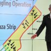 Le Premier ministre israélien Benjamin Netanyahu se tient devant une carte de la bande de Gaza lors d'une conférence de presse à Jérusalem le 4 septembre 2024