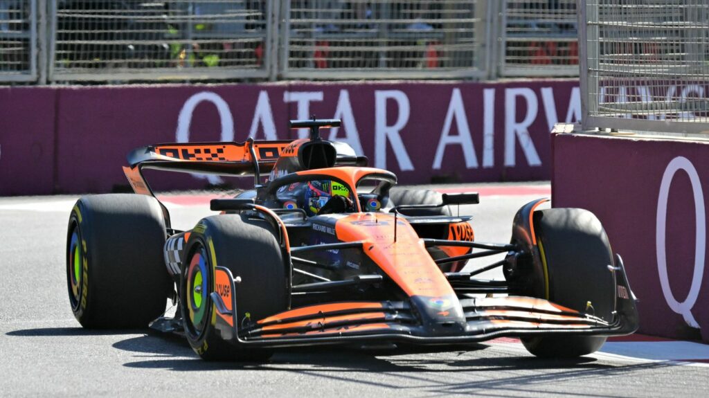 F1 : Oscar Piastri s'impose sur le Grand Prix d'Azerbaïdjan, marqué par un accident entre Carlos Sainz et Sergio Perez sur la fin de course