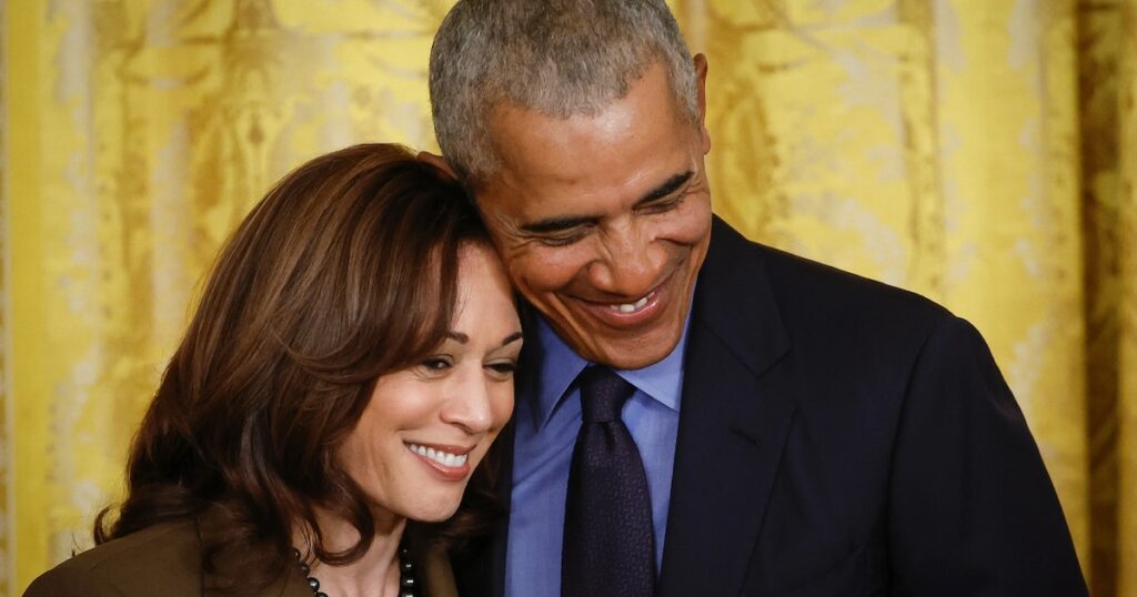 Barack Obama et Kamala Harris, à la Maison Blanche, le 5 avril 2022